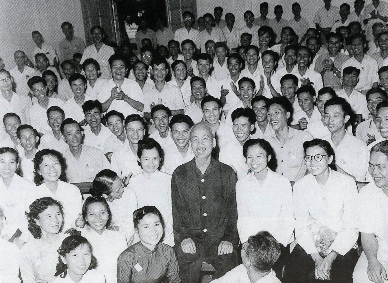 Tư tưởng Hồ Chí Minh soi đường cho báo chí Việt Nam vượt bão kỷ nguyên số 2