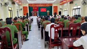 Xã Hòa Xuân tổ chức Lễ chào cờ đầu tháng và thông báo nhanh kết quả Đại hội Đại biểu Đảng bộ tỉnh Đắk Lắk lần thứ I, nhiệm kỳ 2025-2030